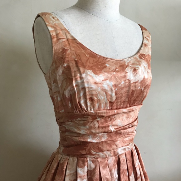 Authentic 1950s Swing Dress - Picture 2 of 8